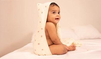 Baby Bath Time: Tips for Bathing Baby from Newborn to Toddler